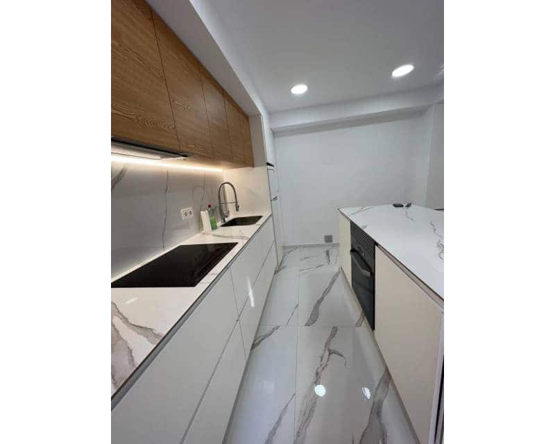 3 slaapkamer Appartement te huur in Torrevieja - € 1.250 (Ref: 6916767)