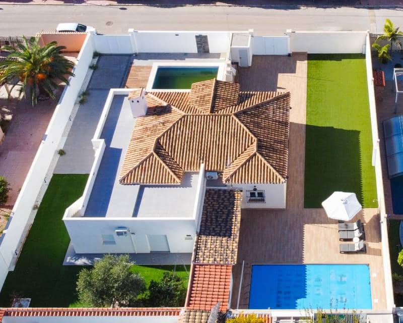 3 bedroom Villa for rent in Torrevieja with pool garage - € 1,800 (Ref: 7283435)