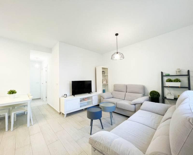 3 bedroom Villa for rent in Torrevieja with pool garage - € 1,800 (Ref: 7283435)