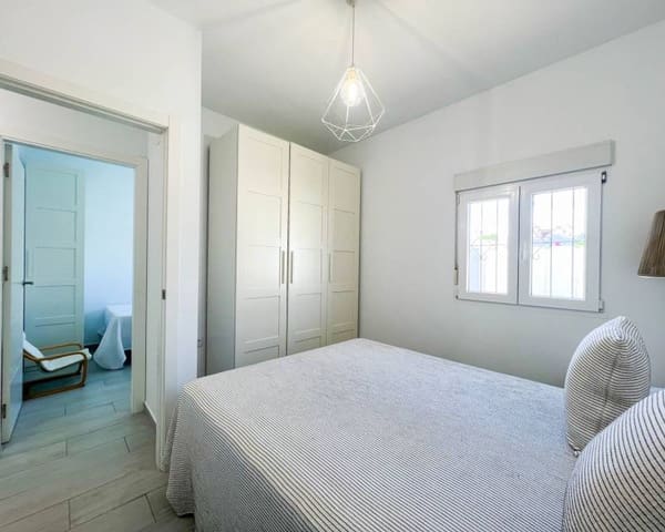 3 bedroom Villa for rent in El Chaparral - La Siesta - La Torreta, Torrevieja with pool garage - € 1,800 (Ref: 7283435)