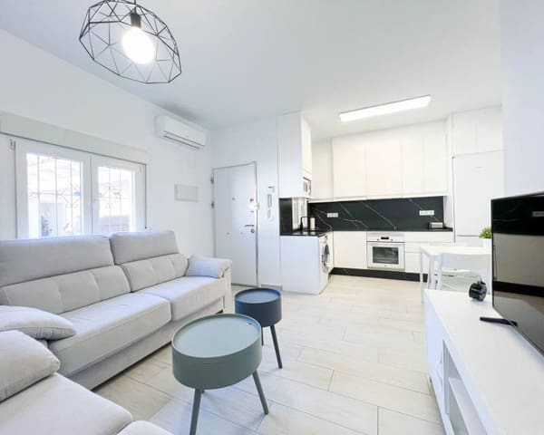 3 bedroom Villa for rent in El Chaparral - La Siesta - La Torreta, Torrevieja with pool garage - € 1,800 (Ref: 7283435)