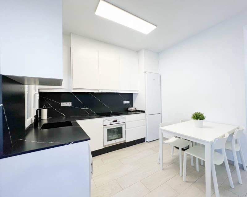 3 bedroom Villa for rent in Torrevieja with pool garage - € 1,800 (Ref: 7283435)