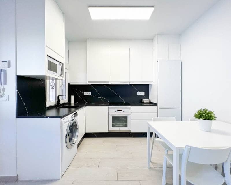 3 bedroom Villa for rent in Torrevieja with pool garage - € 1,800 (Ref: 7283435)