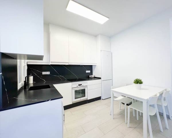 3 bedroom Villa for rent in El Chaparral - La Siesta - La Torreta, Torrevieja with pool garage - € 1,800 (Ref: 7283435)