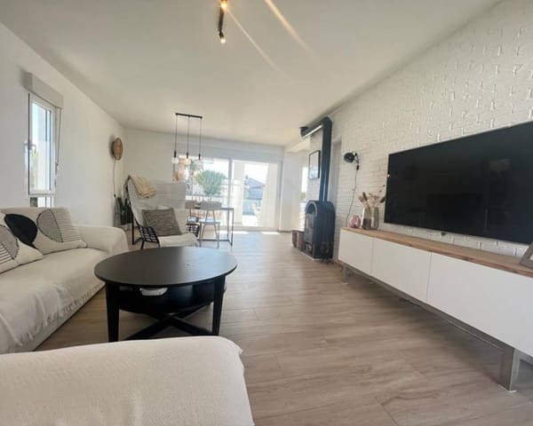 3 bedroom Villa for rent in El Chaparral - La Siesta - La Torreta, Torrevieja with pool garage - € 2,000 (Ref: 7587269)