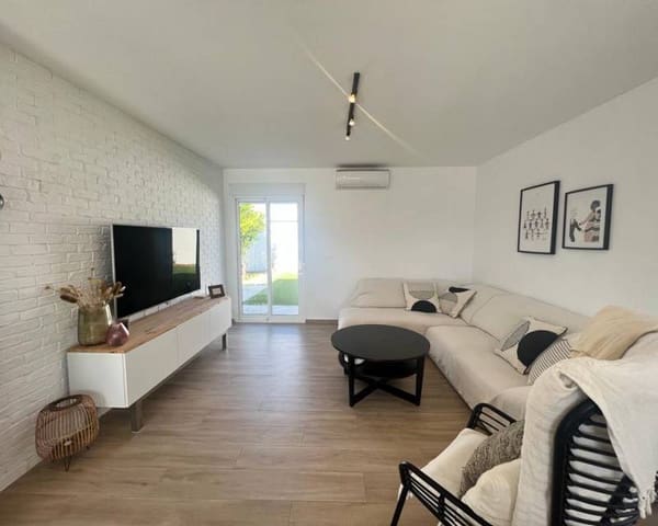 3 bedroom Villa for rent in El Chaparral - La Siesta - La Torreta, Torrevieja with pool garage - € 2,000 (Ref: 7587269)