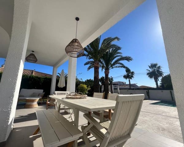3 bedroom Villa for rent in El Chaparral - La Siesta - La Torreta, Torrevieja with pool garage - € 2,000 (Ref: 7587269)