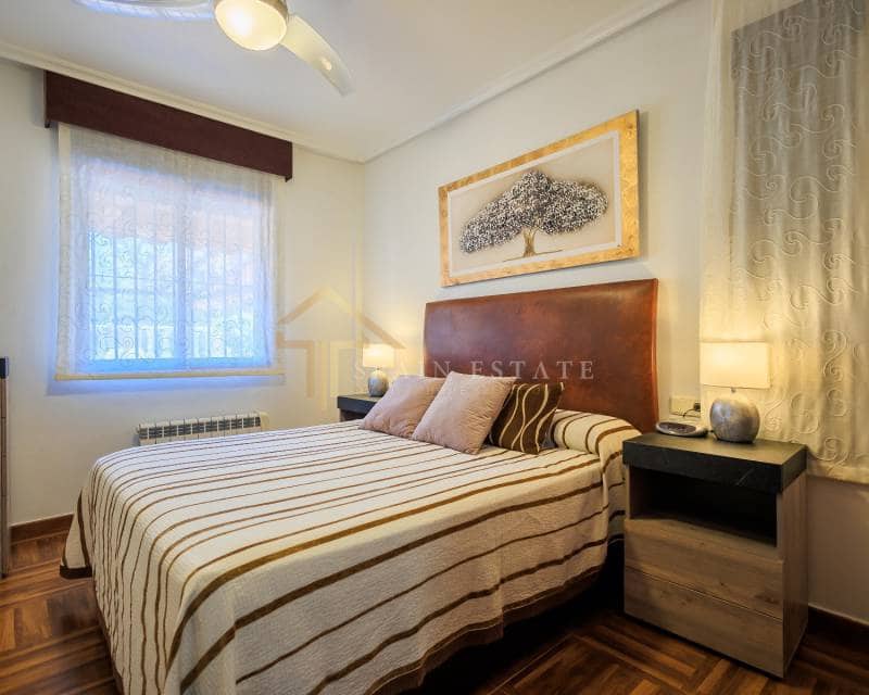 2 chambre Bungalow à vendre à Torrevieja avec piscine garage - 210 000 € (Ref: 7663873)