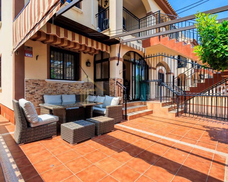 2 chambre Bungalow à vendre à Torrevieja avec piscine garage - 210 000 € (Ref: 7663873)