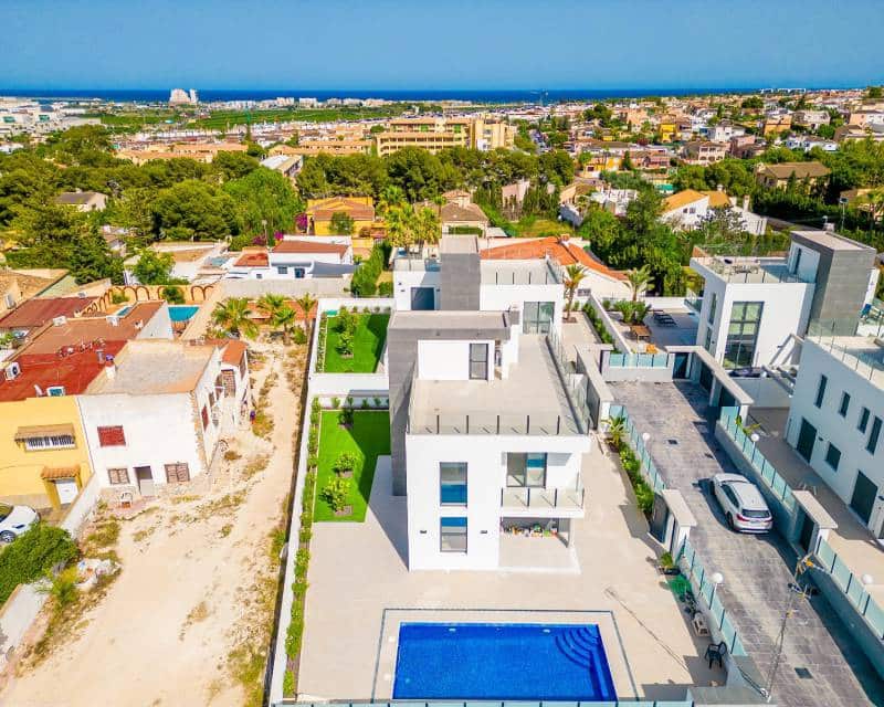 3 chambre Villa/Maison à vendre à Los Balcones avec piscine - 650 000 € (Ref: 7690796)