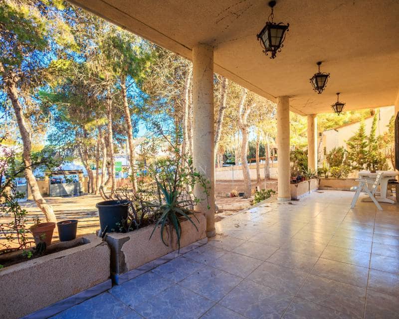 Chalet de 8 habitaciones en Los Balcones en venta con piscina - 550.000 € (Ref: 7826973)