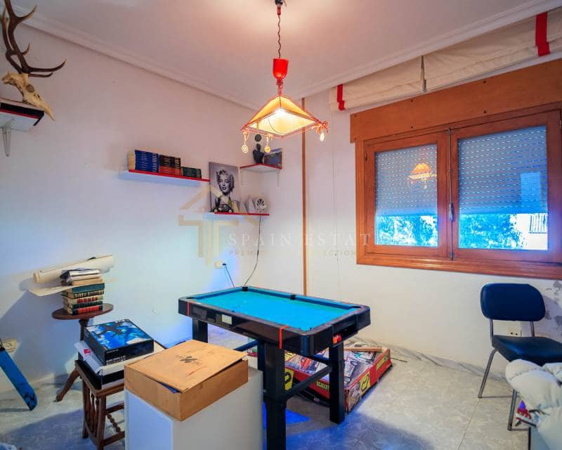 Chalet de 8 habitaciones en Los Balcones en venta con piscina - 550.000 € (Ref: 7826973)