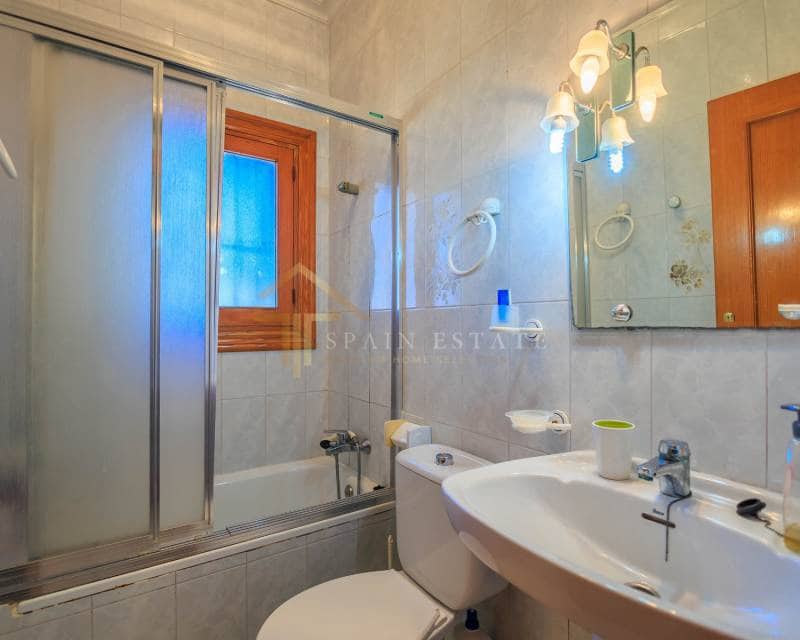 Chalet de 8 habitaciones en Los Balcones en venta con piscina - 550.000 € (Ref: 7826973)