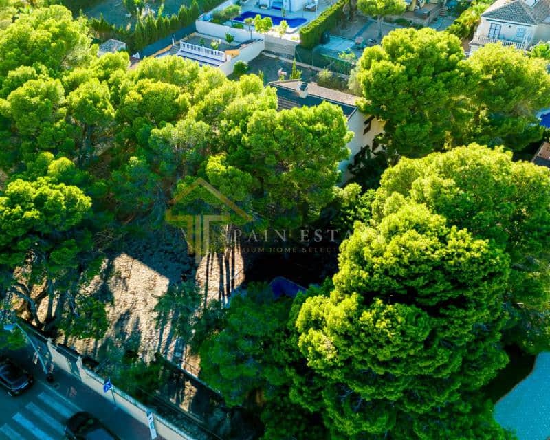 Chalet de 8 habitaciones en Los Balcones en venta con piscina - 550.000 € (Ref: 7826973)