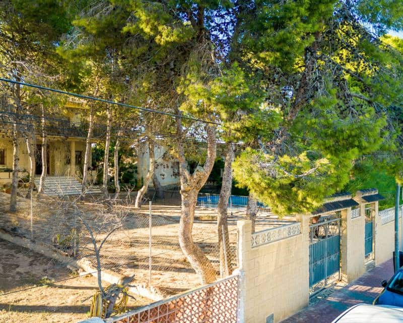 Chalet de 8 habitaciones en Los Balcones en venta con piscina - 550.000 € (Ref: 7826973)