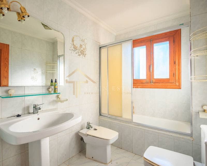 Chalet de 8 habitaciones en Los Balcones en venta con piscina - 550.000 € (Ref: 7826973)