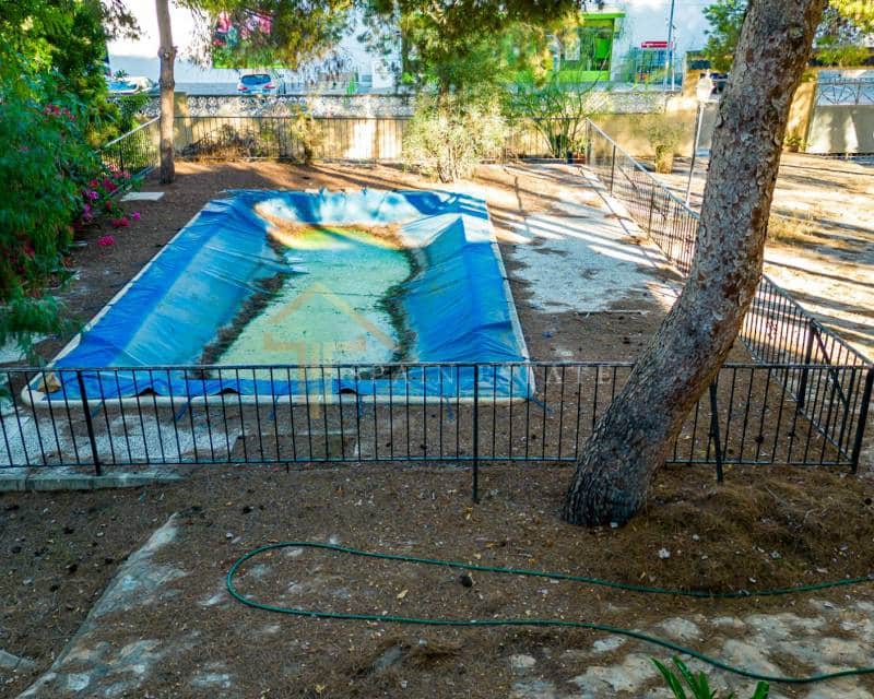 Chalet de 8 habitaciones en Los Balcones en venta con piscina - 550.000 € (Ref: 7826973)