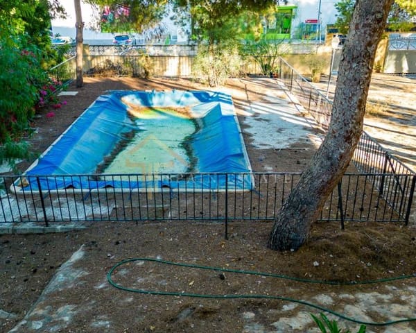 Chalet de 8 habitaciones en Los Balcones en venta con piscina - 550.000 € (Ref: 7826973)