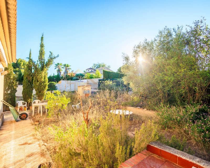 Chalet de 8 habitaciones en Los Balcones en venta con piscina - 550.000 € (Ref: 7826973)