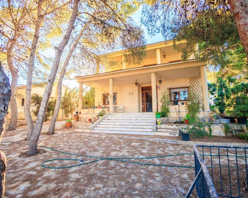 Chalet de 8 habitaciones en Los Balcones en venta con piscina - 550.000 € (Ref: 7826973)