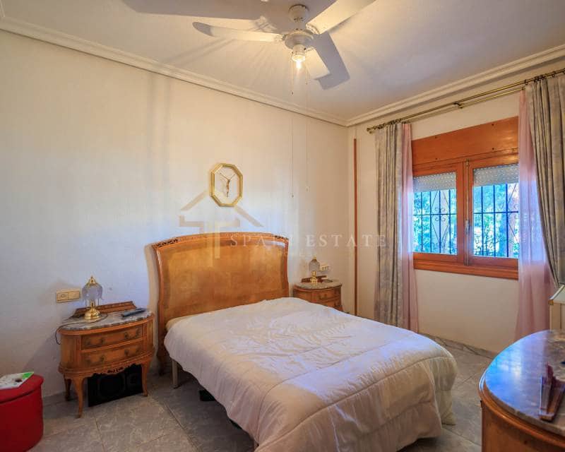 Chalet de 8 habitaciones en Los Balcones en venta con piscina - 550.000 € (Ref: 7826973)