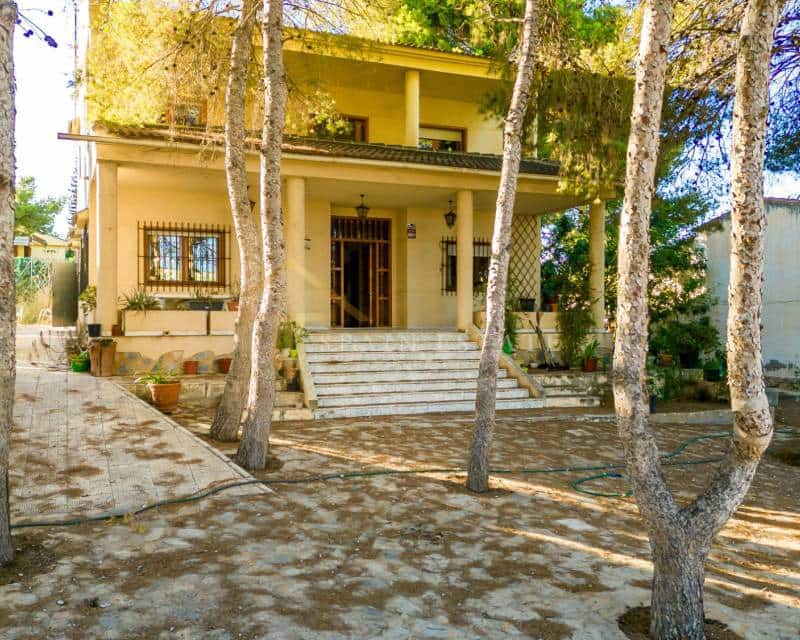 Chalet de 8 habitaciones en Los Balcones en venta con piscina - 550.000 € (Ref: 7826973)