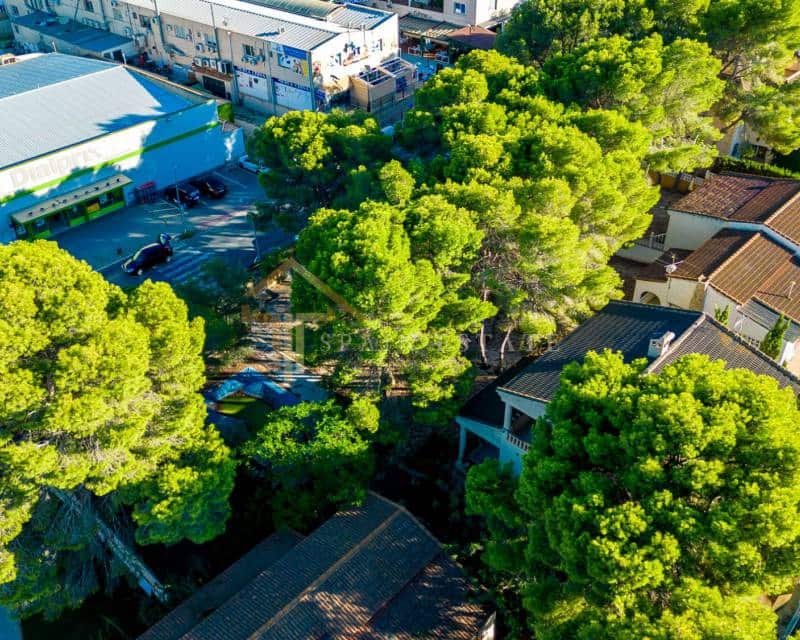 Chalet de 8 habitaciones en Los Balcones en venta con piscina - 550.000 € (Ref: 7826973)