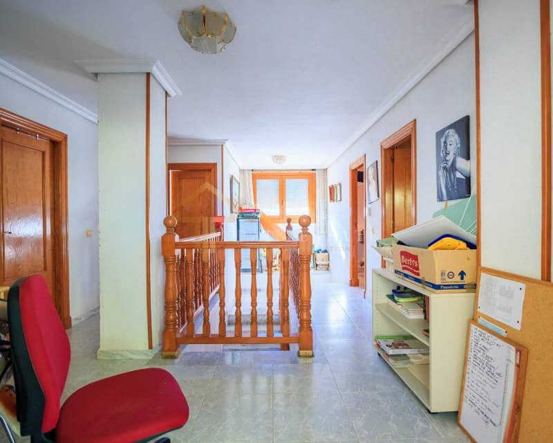 Chalet de 8 habitaciones en Los Balcones en venta con piscina - 550.000 € (Ref: 7826973)