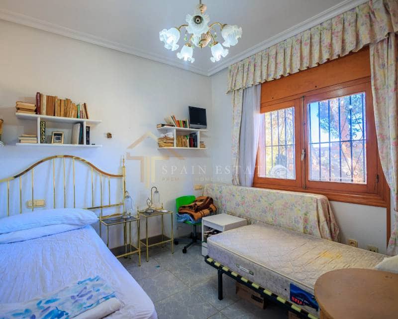 Chalet de 8 habitaciones en Los Balcones en venta con piscina - 550.000 € (Ref: 7826973)