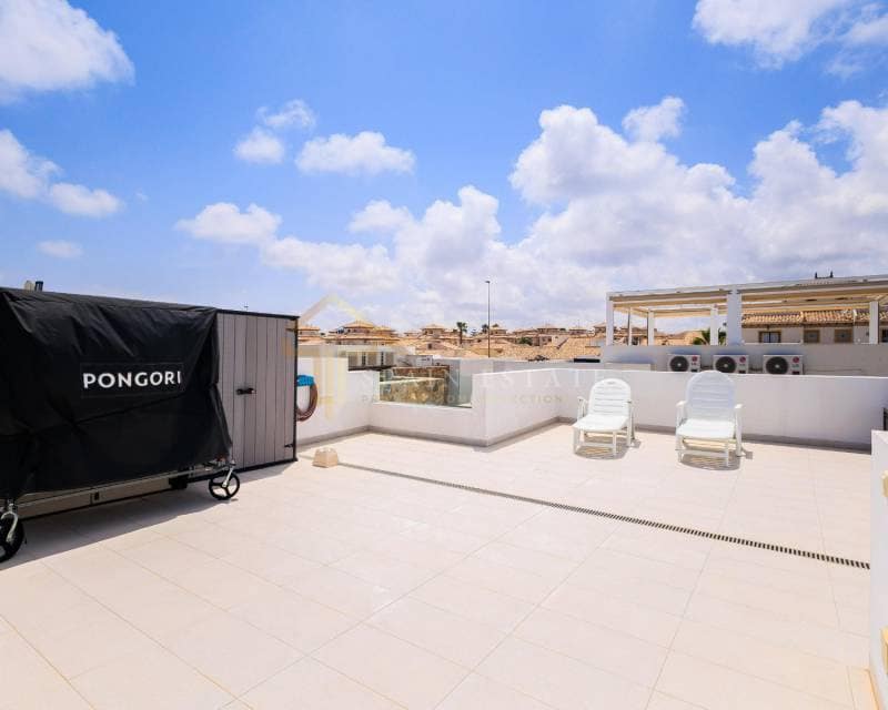 3 sypialnia Willa do wynajęcia w Orihuela Costa z basenem garażem - 2 400 € (Ref: 7839052)