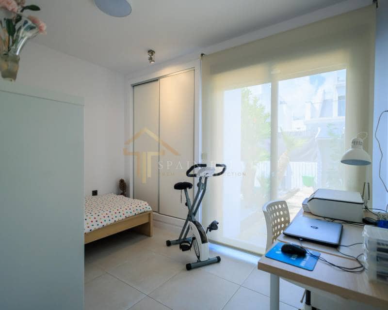 3 sypialnia Willa do wynajęcia w Orihuela Costa z basenem garażem - 2 400 € (Ref: 7839052)