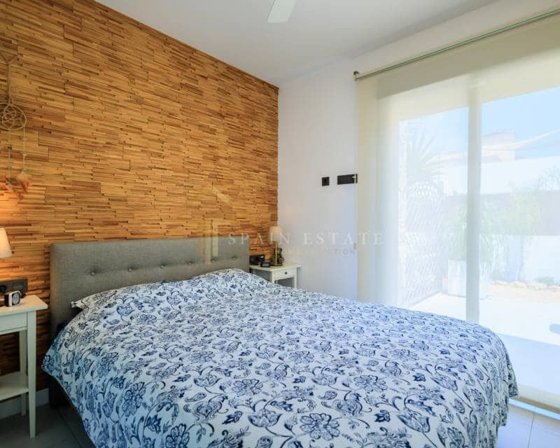 3 sypialnia Willa do wynajęcia w Orihuela Costa z basenem garażem - 2 400 € (Ref: 7839052)