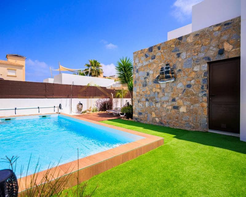 3 sypialnia Willa do wynajęcia w Orihuela Costa z basenem garażem - 2 400 € (Ref: 7839052)