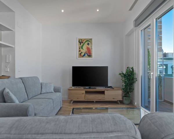 3 soveværelse Lejlighed til leje i Casco Antiguo - Sant Cruz - Ayuntamiento, Alicante by - € 2.300 (Ref: 7987648)