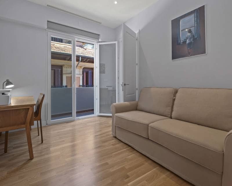 3 sovrum Lägenhet att hyra i Alicante stad - 2 300 € (Ref: 7987648)