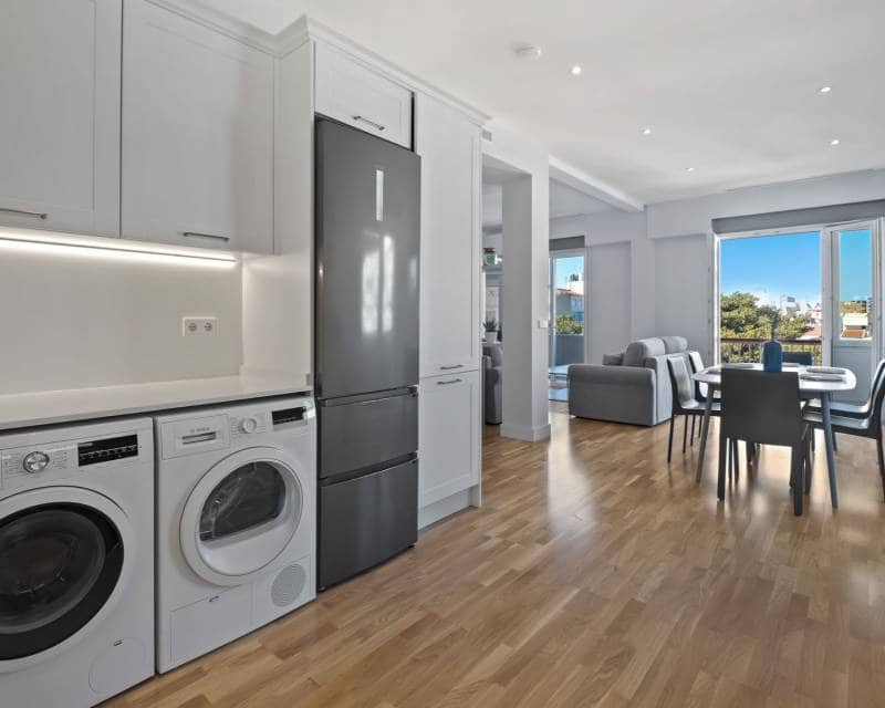 3 sovrum Lägenhet att hyra i Alicante stad - 2 300 € (Ref: 7987648)