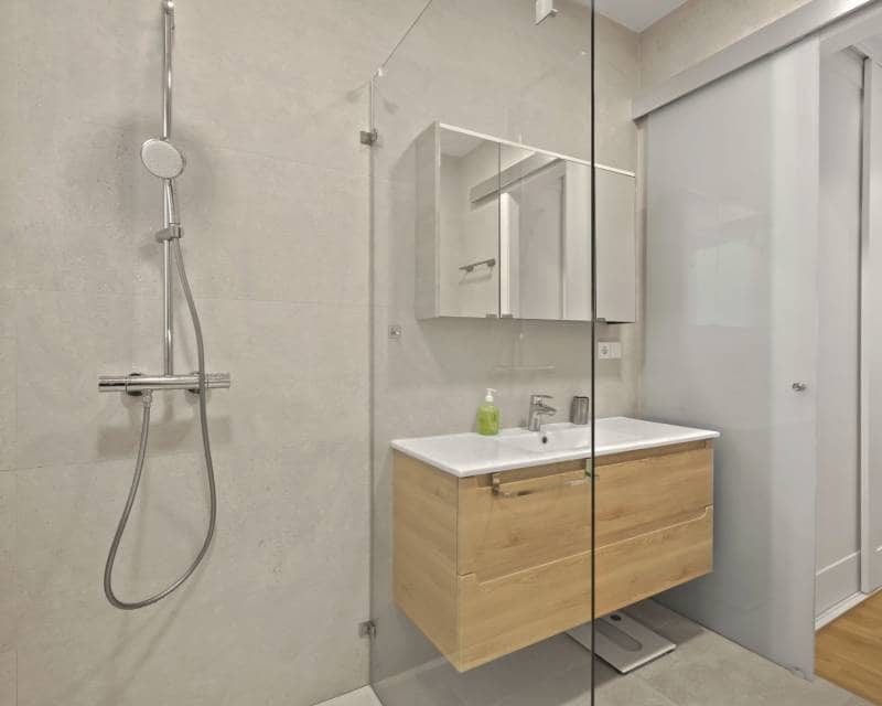 3 sovrum Lägenhet att hyra i Alicante stad - 2 300 € (Ref: 7987648)