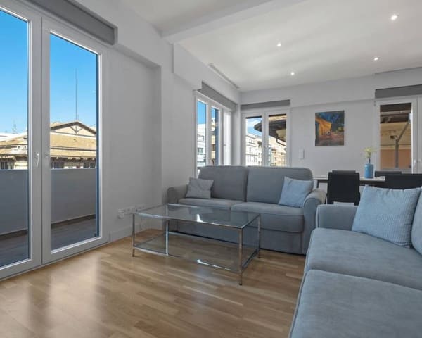 3 soveværelse Lejlighed til leje i Casco Antiguo - Sant Cruz - Ayuntamiento, Alicante by - € 2.300 (Ref: 7987648)