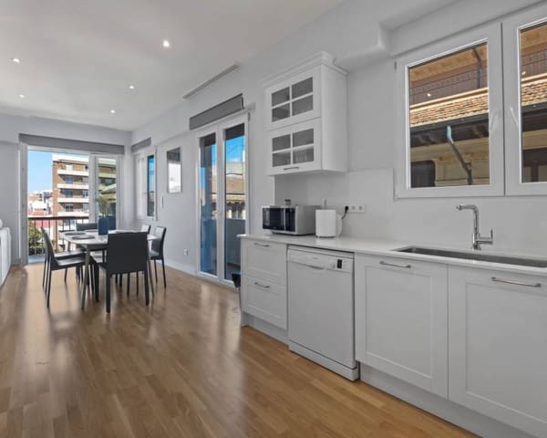 3 soveværelse Lejlighed til leje i Casco Antiguo - Sant Cruz - Ayuntamiento, Alicante by - € 2.300 (Ref: 7987648)