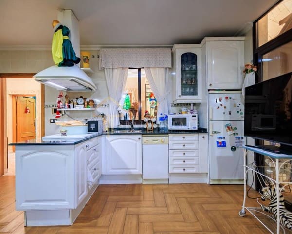 3 makuuhuone Huvila myytävänä paikassa Orihuela Costa, Orihuela mukana uima-altaan 
autotalli - 550 000 € (Ref: 8002641)