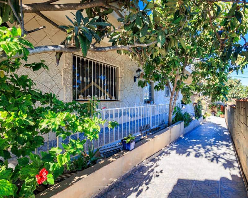 3 bedroom Villa for sale in Orihuela Costa with pool garage - € 550,000 (Ref: 8002641)