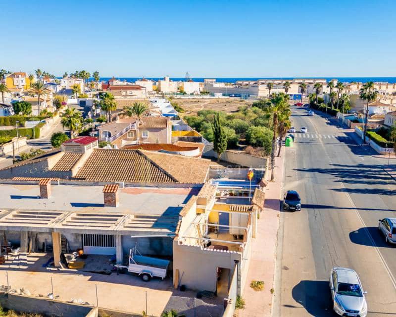 3 bedroom Villa for sale in Orihuela Costa with pool garage - € 550,000 (Ref: 8002641)