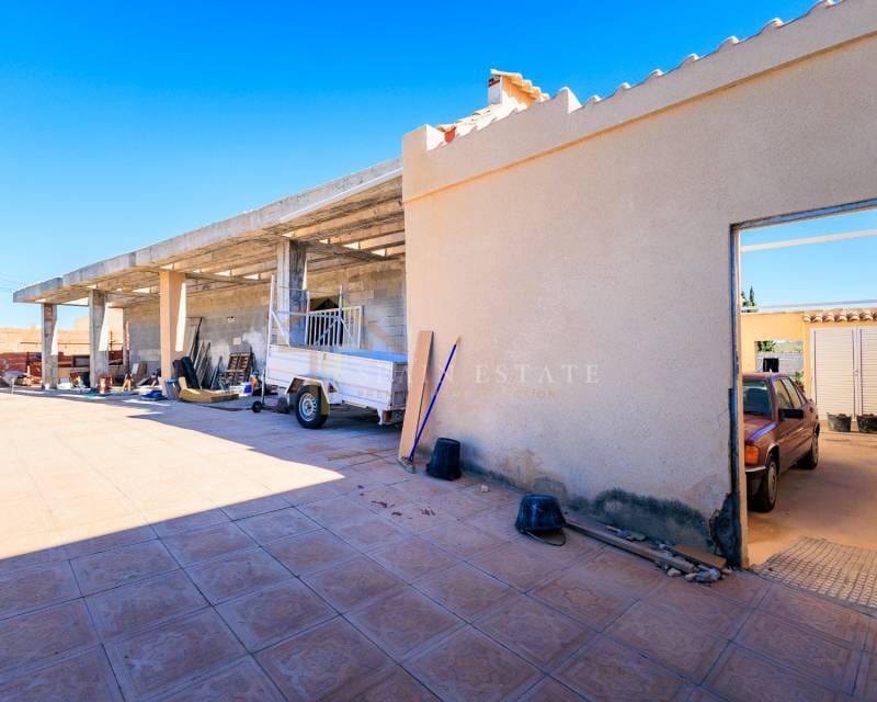 3 bedroom Villa for sale in Orihuela Costa with pool garage - € 550,000 (Ref: 8002641)