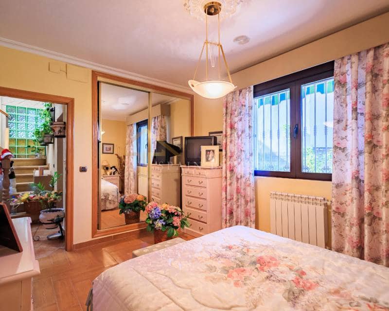 3 bedroom Villa for sale in Orihuela Costa with pool garage - € 550,000 (Ref: 8002641)