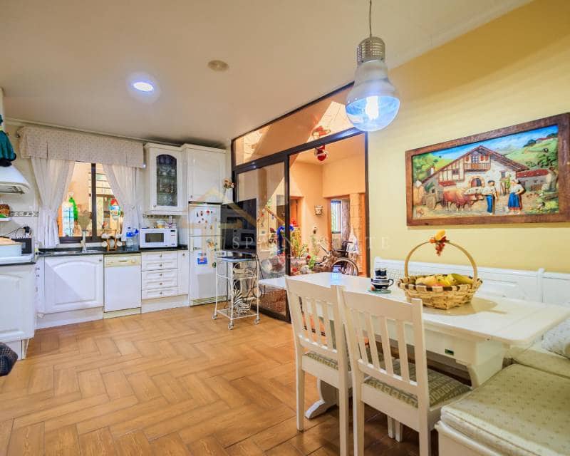 3 bedroom Villa for sale in Orihuela Costa with pool garage - € 550,000 (Ref: 8002641)