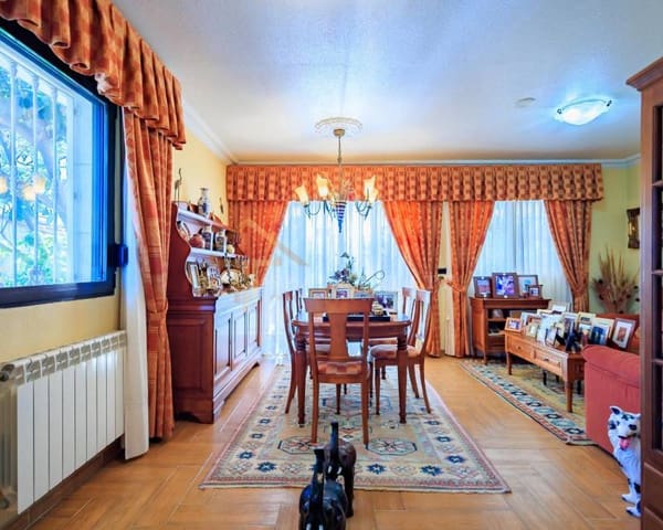 3 makuuhuone Huvila myytävänä paikassa Orihuela Costa, Orihuela mukana uima-altaan 
autotalli - 550 000 € (Ref: 8002641)