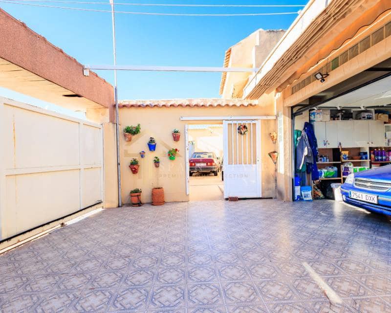 3 bedroom Villa for sale in Orihuela Costa with pool garage - € 550,000 (Ref: 8002641)