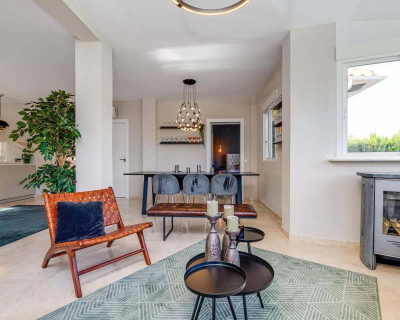 4 bedroom Villa for rent in Villamartin with pool garage - € 2,850 (Ref: 8119629)