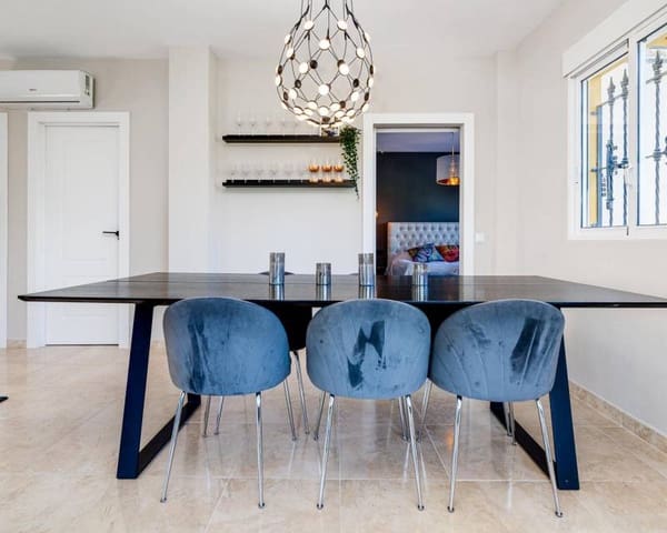 4 bedroom Villa for rent in Villamartin, Orihuela with pool garage - € 2,850 (Ref: 8119629)