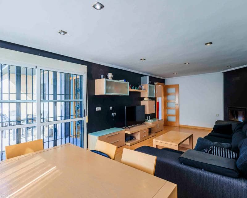 Chalet de 3 habitaciones en Los Balcones en venta con piscina garaje - 380.000 € (Ref: 8131752)